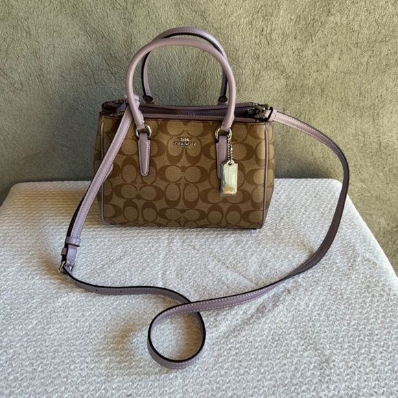 Coach Mini Surrey Carryall In Signature Canvas NEW - Picture 2 of 12